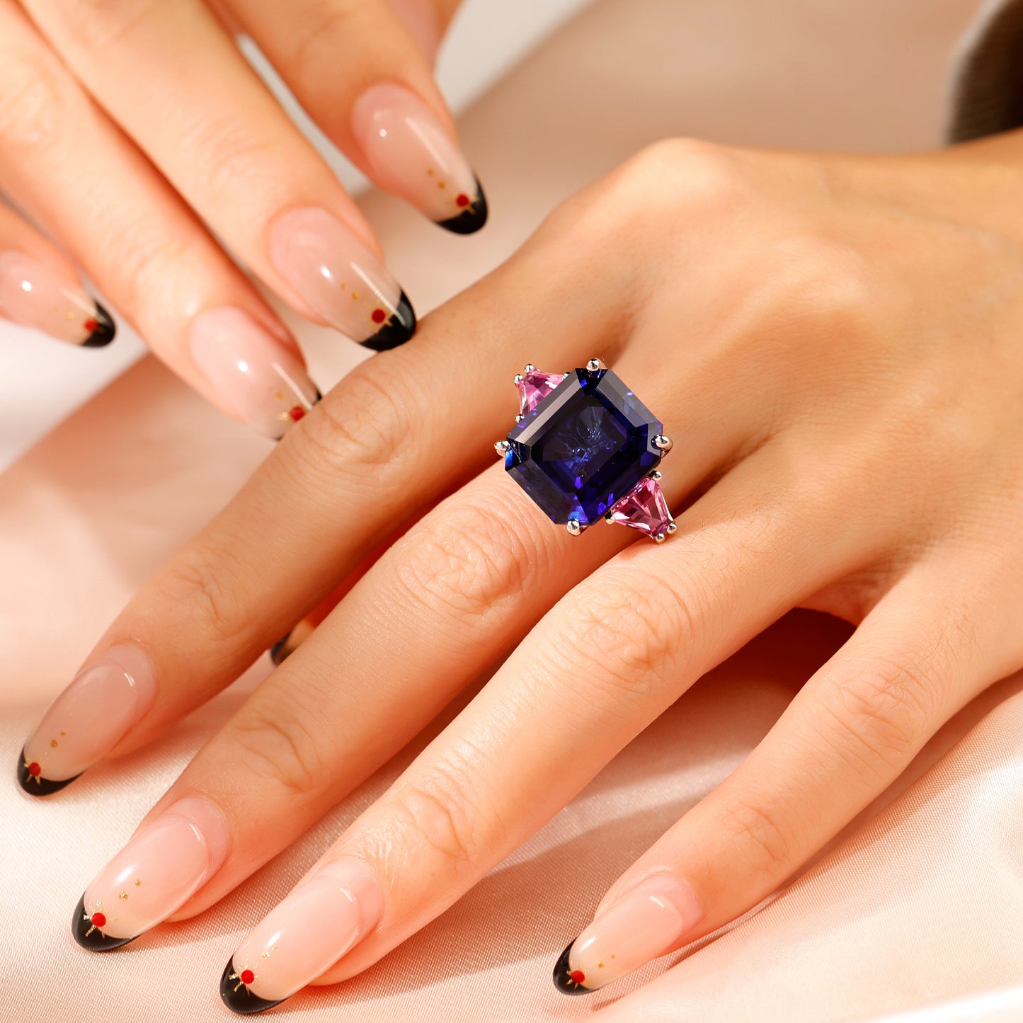 10 carats Asscher Cut Royal Blue & Vivid Purple Lab grown Sapphire Three Stone Engagement Ring gold