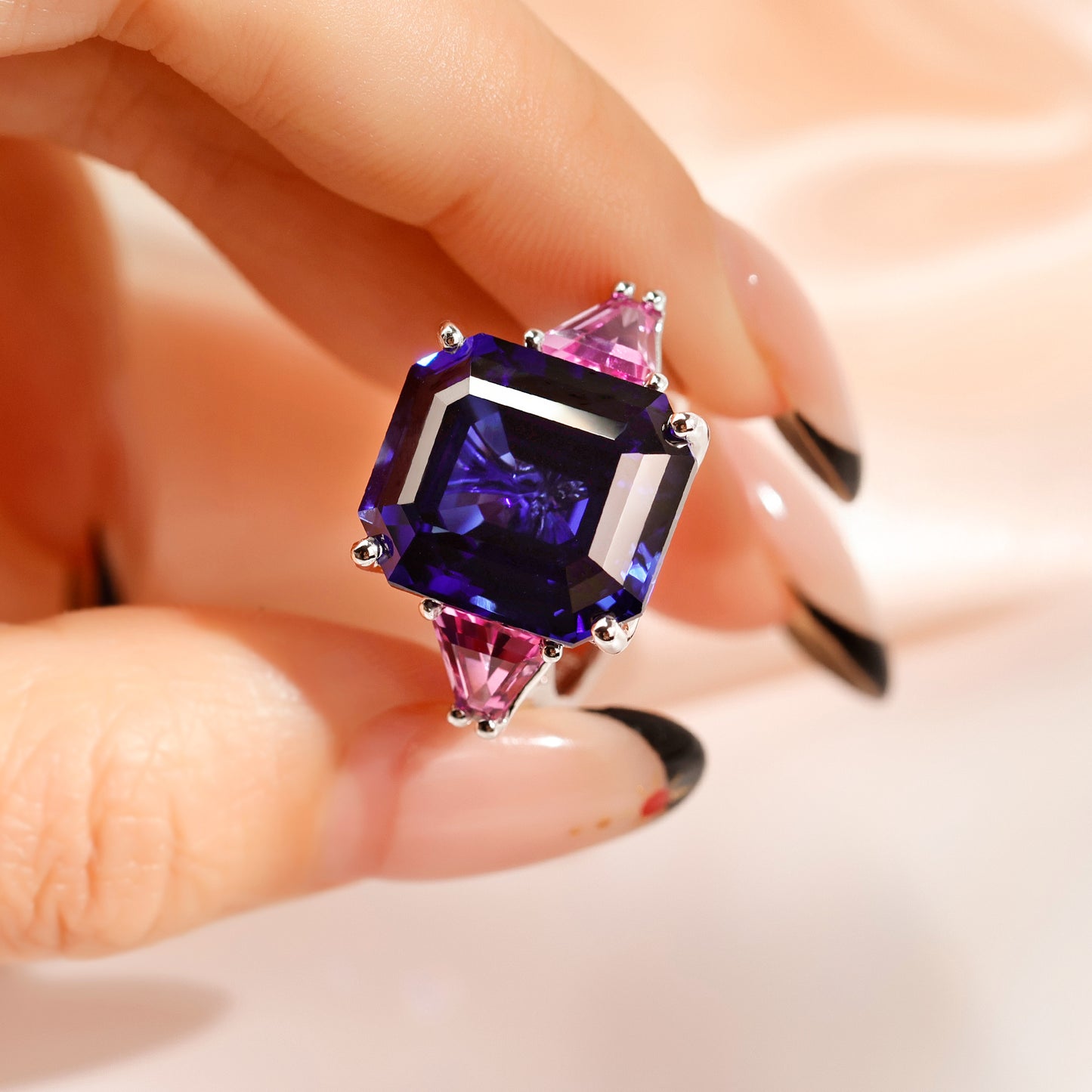 10 carats Asscher Cut Royal Blue & Vivid Purple Lab grown Sapphire Three Stone Engagement Ring gold